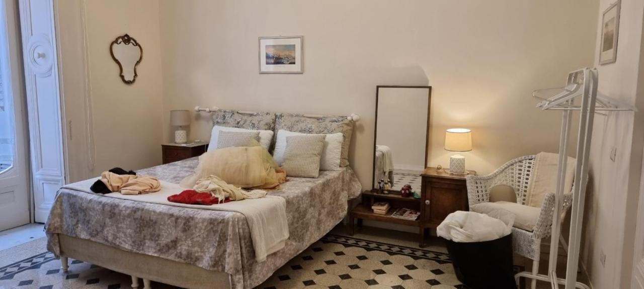 Dimora Donn'Alba Appartement Napels Buitenkant foto